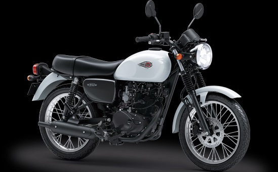 Motor klasik Kawasaki W175 standar putih