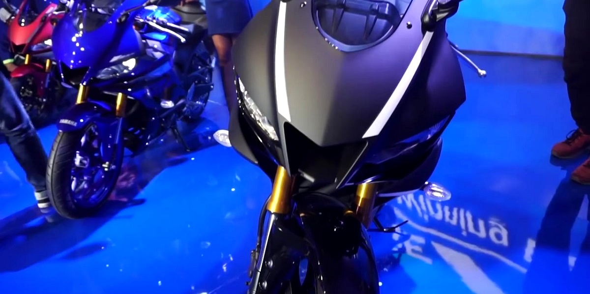 Lampu New Yamaha R25 2019 hitam doff